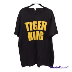 Tiger‎ King black tee